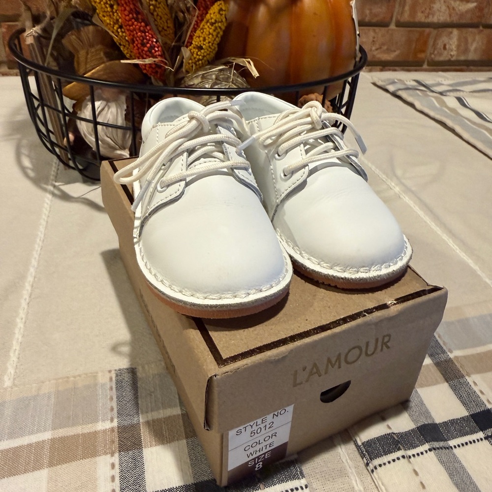 Like new L'Amour Classic White Leather Shoes for toddler boy.